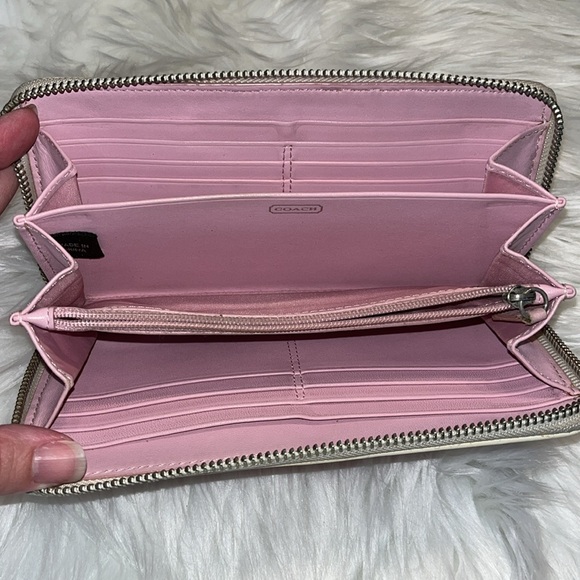 Coach Op Art Floral Appliqué Pink Canvas VTG wallet - Picture 8 of 15